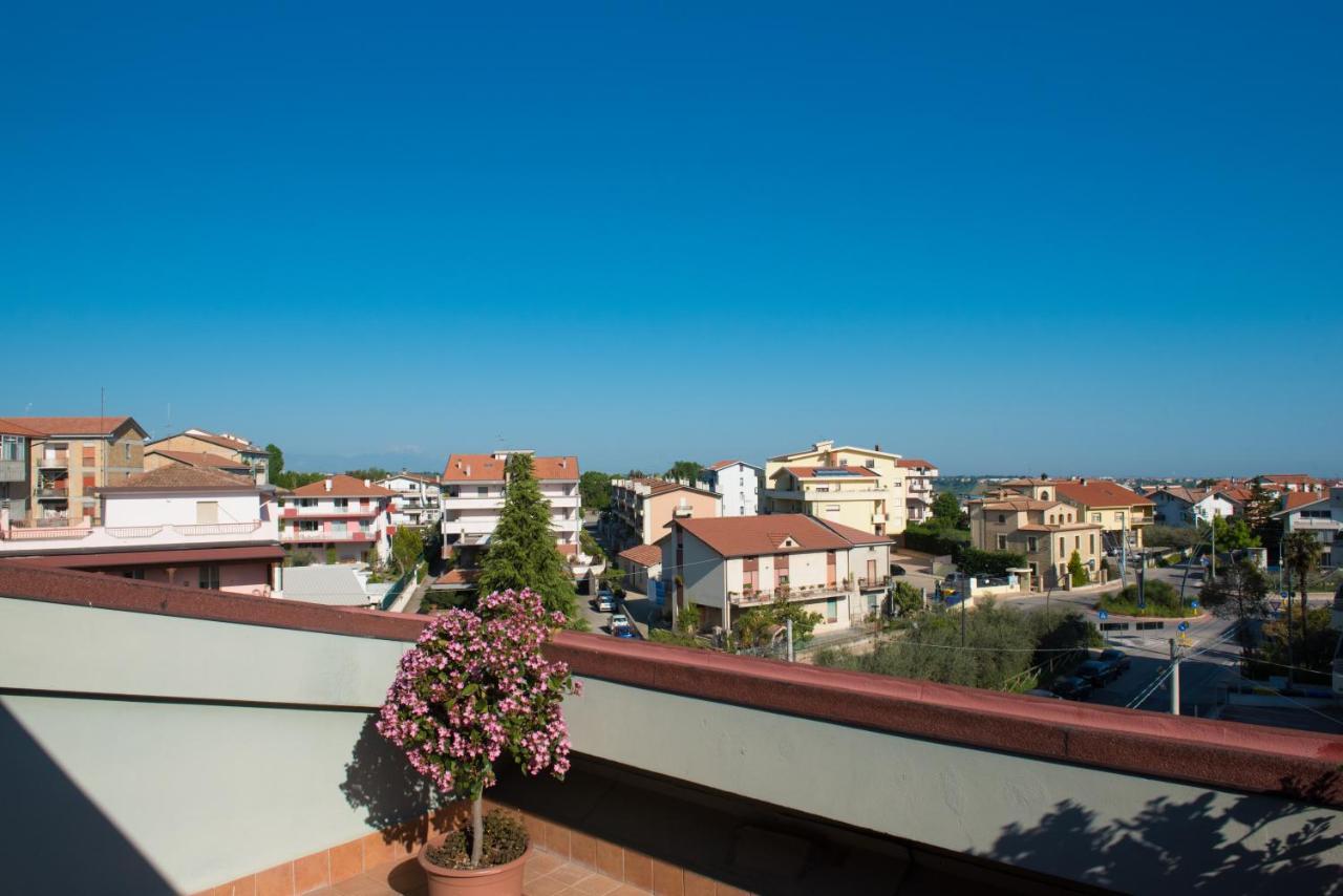 ランチャーノ Via Del Mare Bed & Breakfast エクステリア 写真